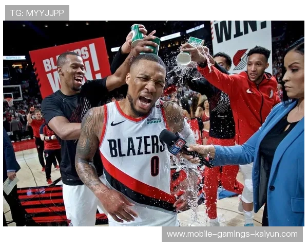 利拉德压哨三分见真章,密尔沃基热度不减 利拉德压哨三分见真章,密尔沃基热度不减