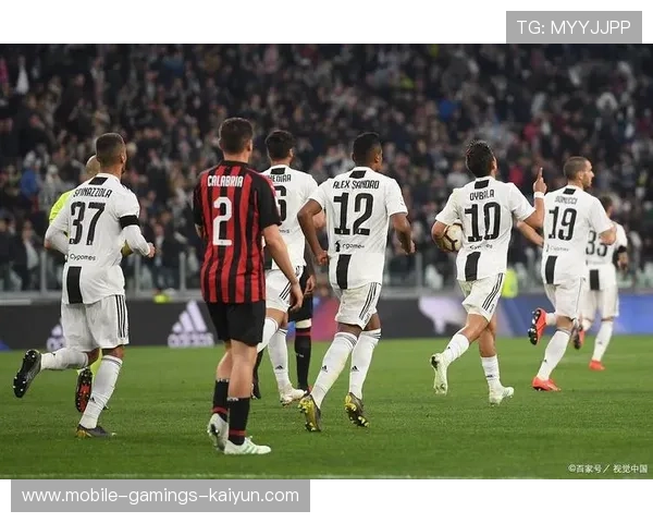 尤文图斯后防高点解围表现突出 尤文图斯后防高点解围表现突出