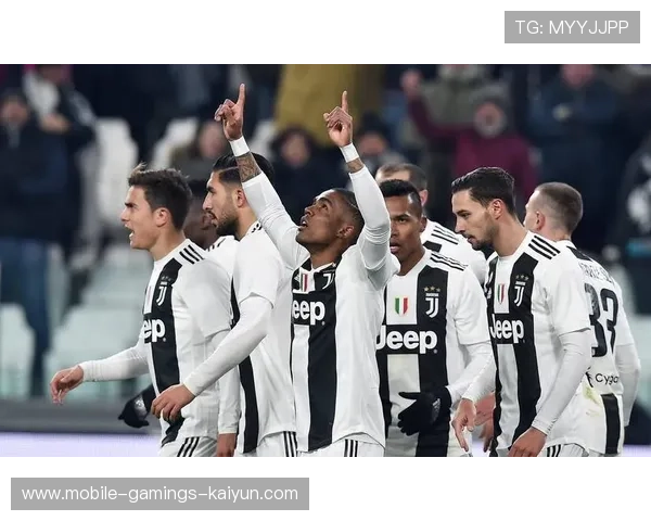 尤文门将扑出点球挽救一场平局