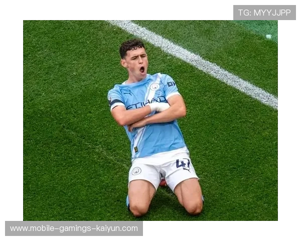 英超曼城门前把握机会，角球破门点燃全场