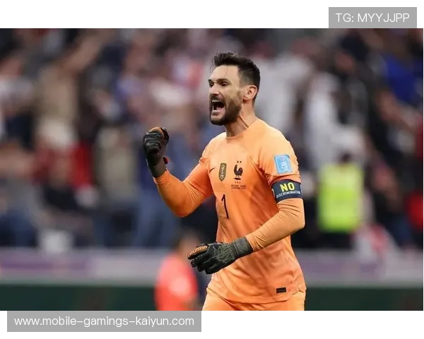 足球土超门将扑出点球力挽狂澜：逆风中的守门人故事