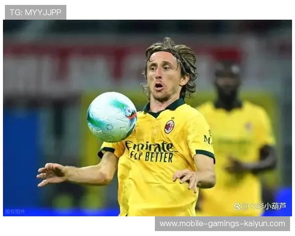 莱奥快速反击后一脚低传队友推进