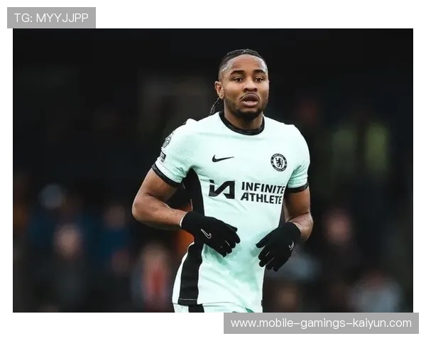 切尔西通过肋部渗透创造机会，恩昆库抽射偏出