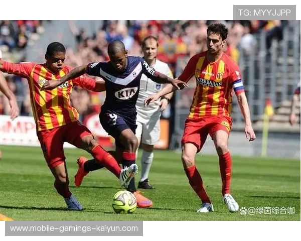 朗斯力压大巴黎登顶法甲，萨热带队演神奇