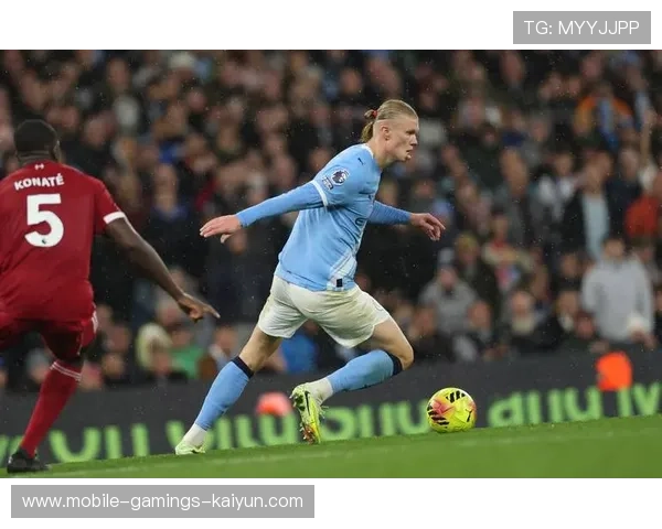 英超曼城前场短传突破,门前机会接连呈现